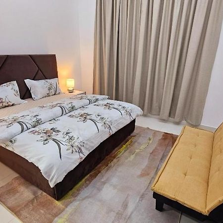 Elegant Villa Rooms In Dubai Near Airport Exterior foto