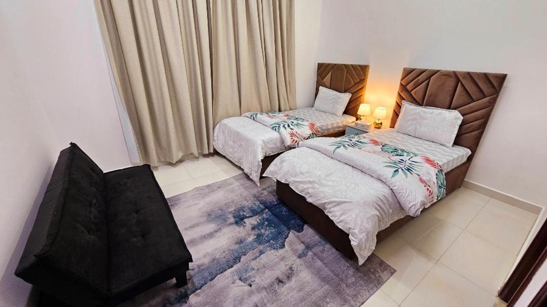 Elegant Villa Rooms In Dubai Near Airport Exterior foto